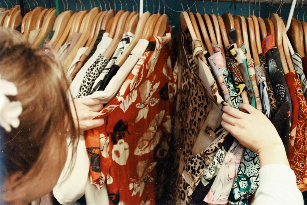 5 Tips for Creating a Minimalist Wardrobe 1 becca mchaffie Fzde 6ITjkw unsplash