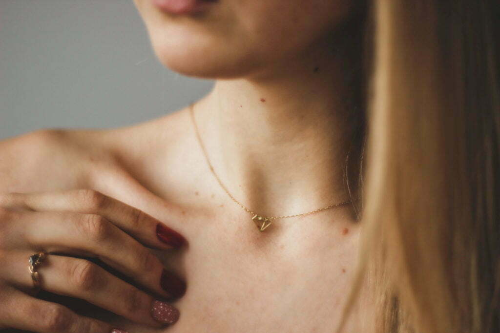 Need a Beautiful Necklace for Her? Read This Guide! 1 girl with necklace 2021 08 30 14 26 02 utc scaled